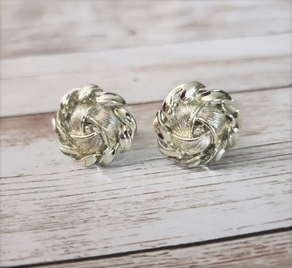 Vintage Lisner Screw On Earrings - Fancy Circular Light Gold Tone
